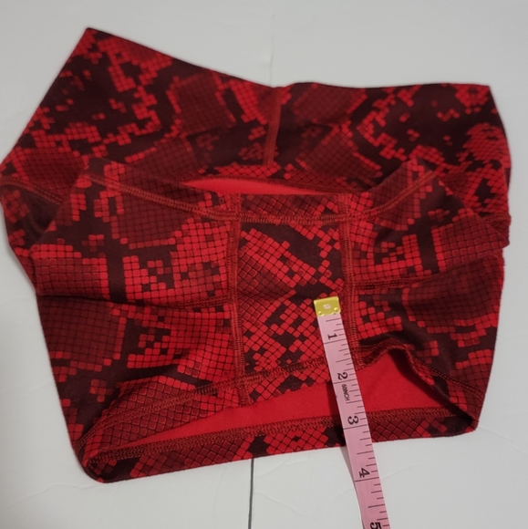 Lululemon Boogie Shorts/ Size 4. - Picture 7 of 10